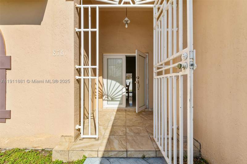 3 bedroom SingleFamilyResidence at 8761 NW 142nd St, Colorama Estates, Miami Lakes — photo 3