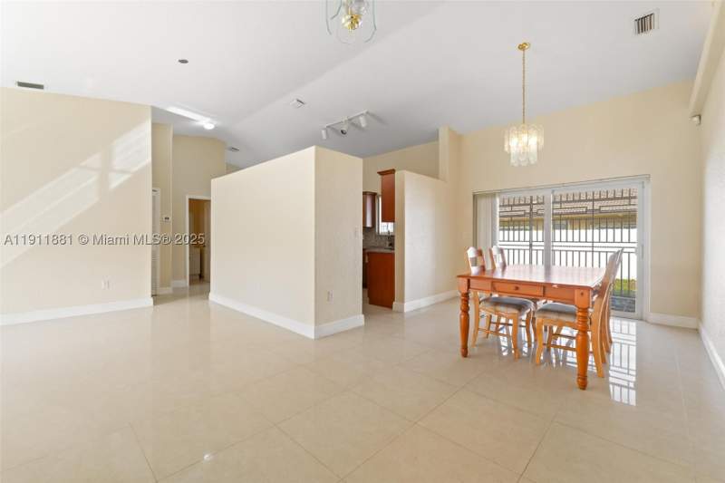 3 bedroom SingleFamilyResidence at 8761 NW 142nd St, Colorama Estates, Miami Lakes — photo 5