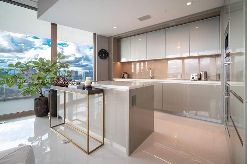 2 bedroom Condominium at 18975 Collins Ave 1705, 18975 Collins Condo, Sunny Isles Beach — photo 3