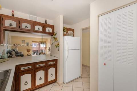 1890 W 56th St 1423, Hialeah FL - photo 16 of 27