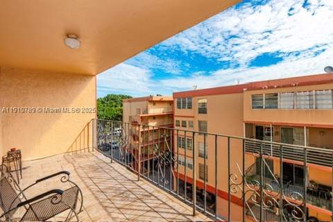 1890 W 56th St 1423, Hialeah FL - photo 22 of 27