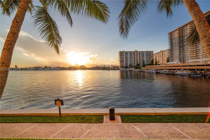 2 bedroom Condominium at 17150 N Bay Rd 2207, Porto Bellagio Condo, Sunny Isles Beach — photo 3