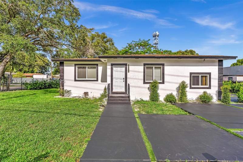 4 bedroom SingleFamilyResidence at 5850 NE 3rd Ave, Pierces Lemon City, Miami — photo 3