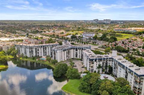 9686 Fontainebleau Blvd 507, Miami FL - photo 13 of 34