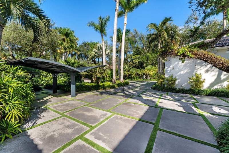 5 bedroom SingleFamilyResidence at 5770 SW 100th St, The Palm Estates, Pinecrest — photo 4