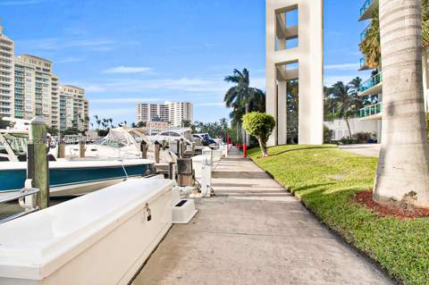 3370 Hidden Bay Dr 804, Aventura FL - photo 10 of 41