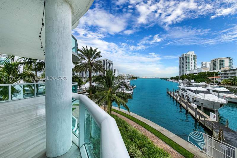 3 bedroom Townhouse at 7918 Harbour Island Dr 207, 360 Condo C, North Bay Village — photo 3
