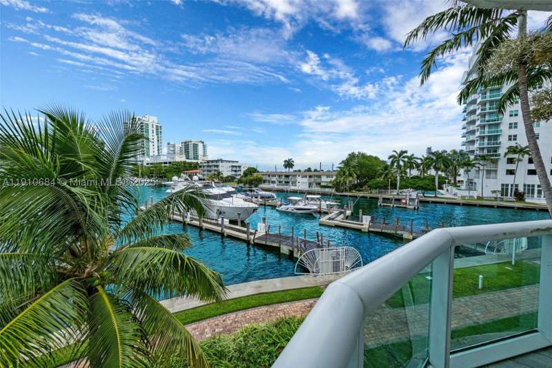 3 bedroom Townhouse at 7918 Harbour Island Dr 207, 360 Condo C, North Bay Village — photo 4