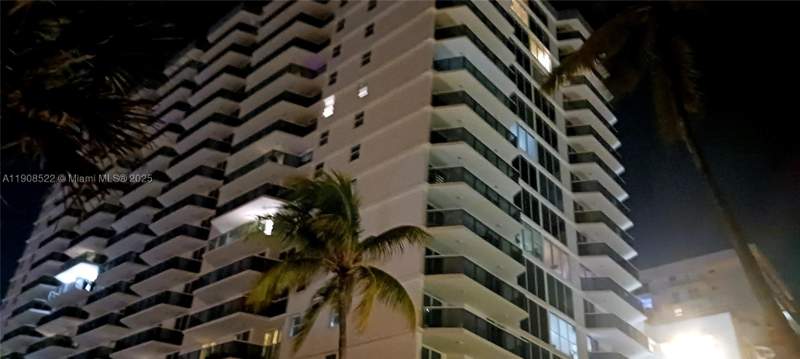 2 bedroom Condominium at 2401 Collins Ave 1708, The Riviera Condo, Miami Beach — photo 4