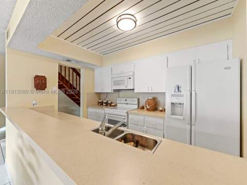 13350 SW 91st Ter C, Miami FL - photo 6 of 30