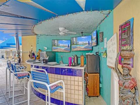 7601 E Treasure Dr 406, North Bay Village FL - photo 14 of 39