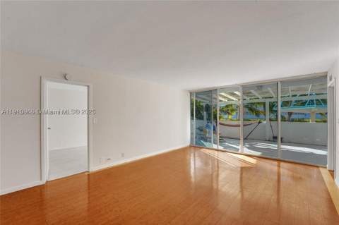 7601 E Treasure Dr 406, North Bay Village FL - photo 16 of 39