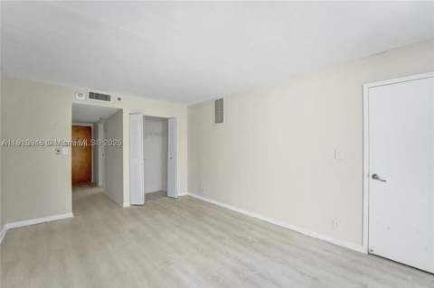 7601 E Treasure Dr 406, North Bay Village FL - photo 24 of 39