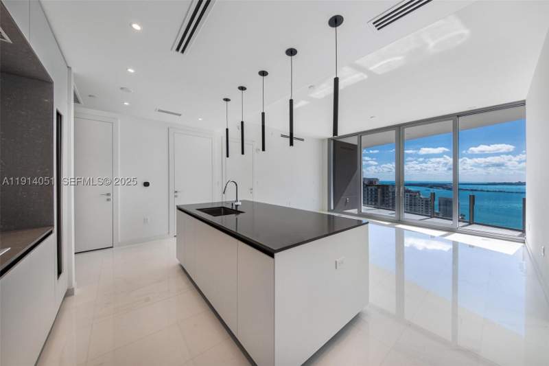 2 bedroom Condominium at 300 Biscayne Boulevard Way 3506W, Aston Martin, Miami — photo 2