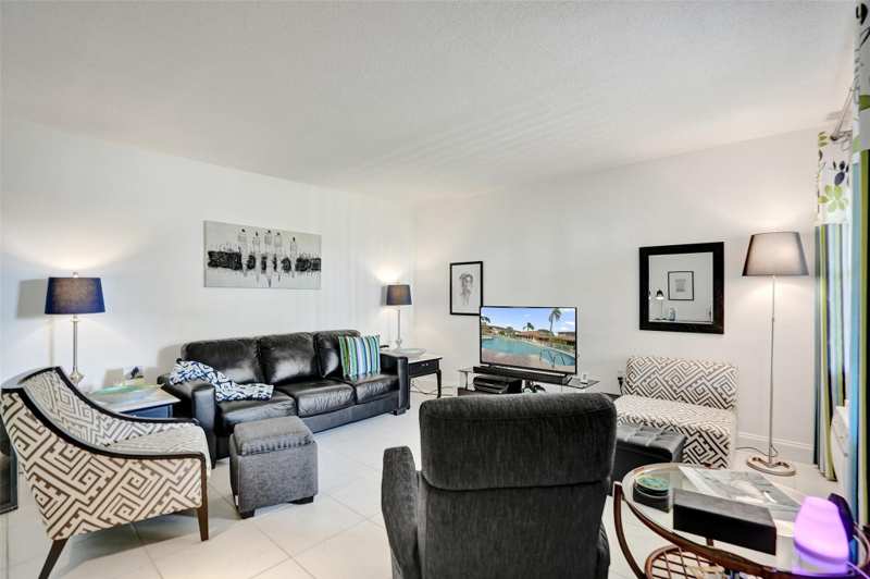 1 bedroom StockCooperative at 17001 NE 13th Avenue 104, Mar-Len, Miami — photo 1
