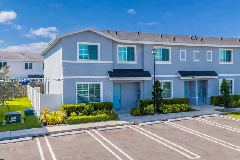 3 bedroom Townhouse at 436 NW 11th Ave, COSTA BLANCA VILLAS, Florida City — photo 2