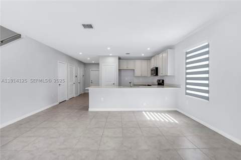 436 NW 11th Ave, Florida City FL - photo 8 of 27