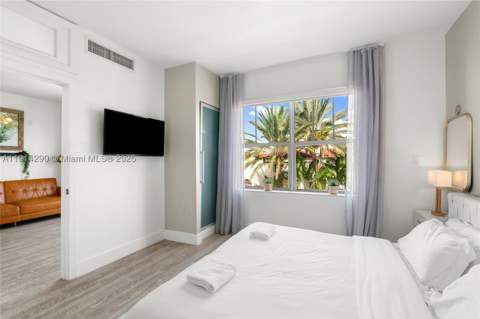 1060 Ocean Dr D307, Miami Beach FL - photo 13 of 41