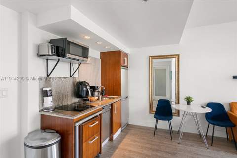 1060 Ocean Dr D307, Miami Beach FL - photo 19 of 41
