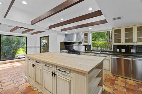 20215 W Oak Haven Cir, Miami FL - photo 19 of 89