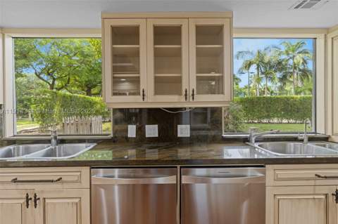 20215 W Oak Haven Cir, Miami FL - photo 24 of 89