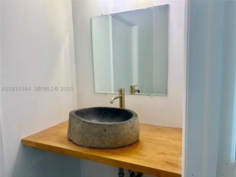1800 N Bayshore Dr 306, Miami FL - photo 14 of 52