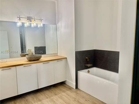 1800 N Bayshore Dr 306, Miami FL - photo 17 of 52