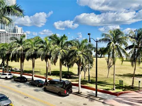 1800 N Bayshore Dr 306, Miami FL - photo 19 of 52