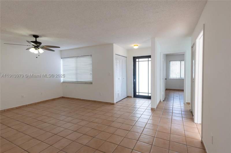 3 bedroom SingleFamilyResidence at 11570 SW 5th St, Gil-Mar Sub, Sweetwater — photo 2