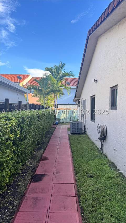 11570 SW 5th St, Sweetwater FL - photo 9 of 16