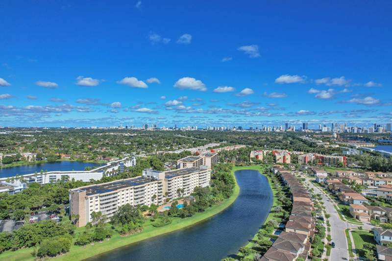 3 bedroom Condominium at 800 NE 195th Street 601, Canongate Condo, Miami — photo 3