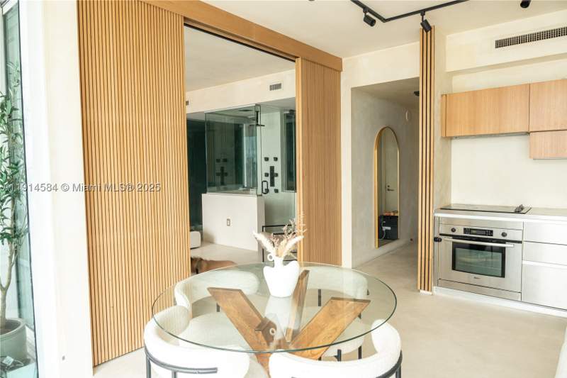 1 bedroom Condominium at 1040 Biscayne Blvd 2905, Ten Museum Pk Residential, Miami — photo 3