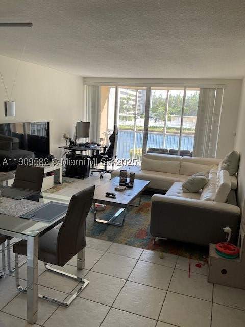 1 bedroom Condominium at 1770 NE 191st St 206-1, Jade Winds Group -, Miami — photo 3