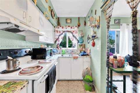 427 NW 84th Ter 427, Miami FL - photo 24 of 42