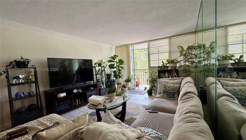 2 bedroom Condominium at 16518 NE 26th Ave 304, Eastern Parkview Condo, North Miami Beach — photo 3