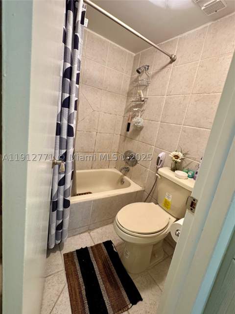 16518 NE 26th Ave 304, North Miami Beach FL - photo 9 of 31