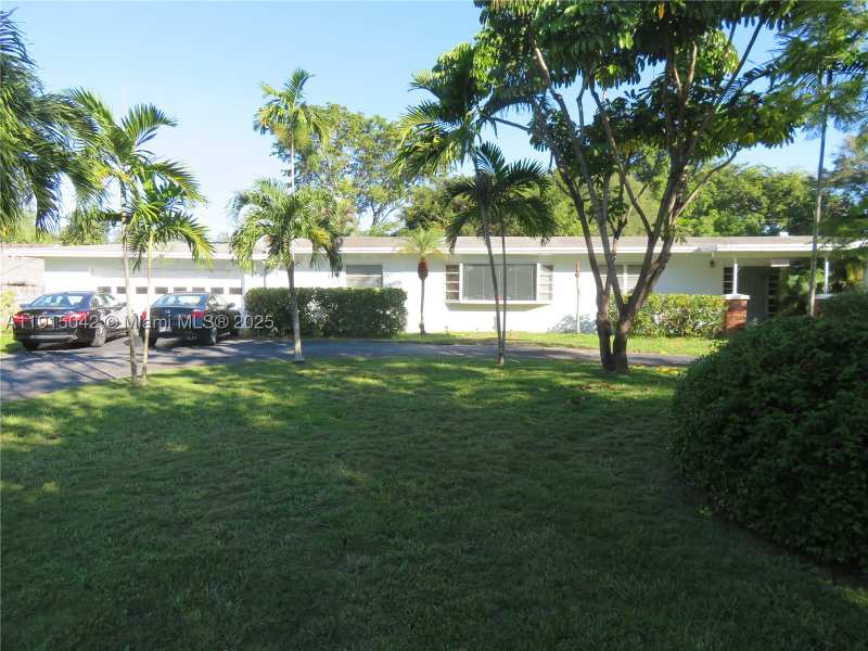 3 bedroom SingleFamilyResidence at 7955 SW 131st St, Pine Tree Estates, Pinecrest — photo 1
