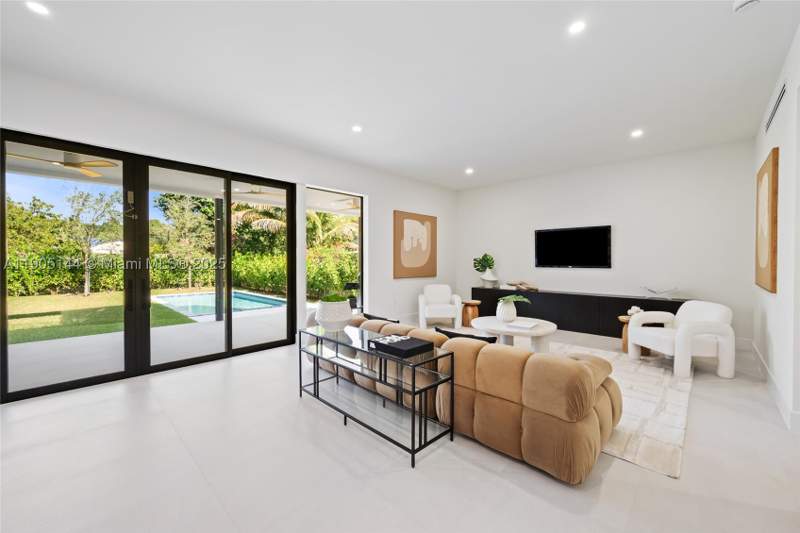 4 bedroom SingleFamilyResidence at 2127 SW 11th Ter, Ohio Grove, Miami — photo 3