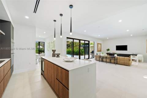 2127 SW 11th Ter, Miami FL - photo 7 of 28