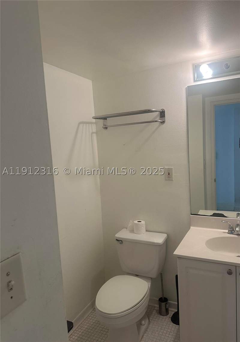 1 bedroom Condominium at 19390 Collins Ave 1019, Oceanview Building A Cond, Sunny Isles Beach — photo 4