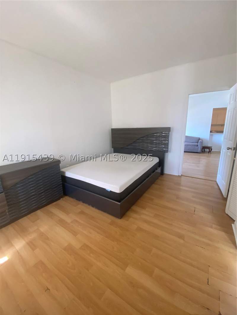 1 bedroom Condominium at 1051 Meridian Ave 1M, The Flamingo Condo, Miami Beach — photo 5