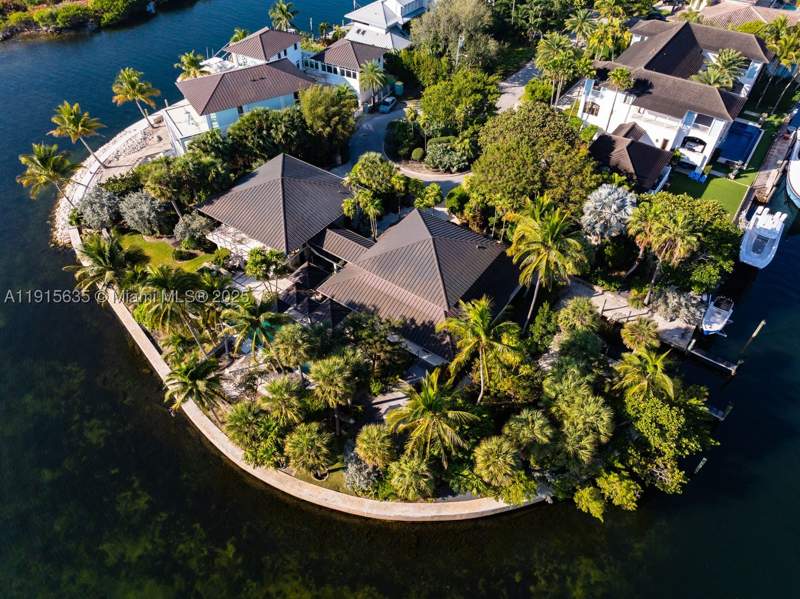 4 bedroom SingleFamilyResidence at 820 San Pedro Ave, Coral Bay Sec B, Coral Gables — photo 3