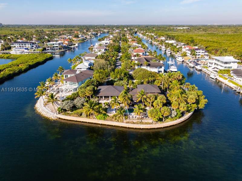 4 bedroom SingleFamilyResidence at 820 San Pedro Ave, Coral Bay Sec B, Coral Gables — photo 4