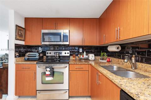 3300 NE 192nd St 1603, Aventura FL - photo 19 of 30