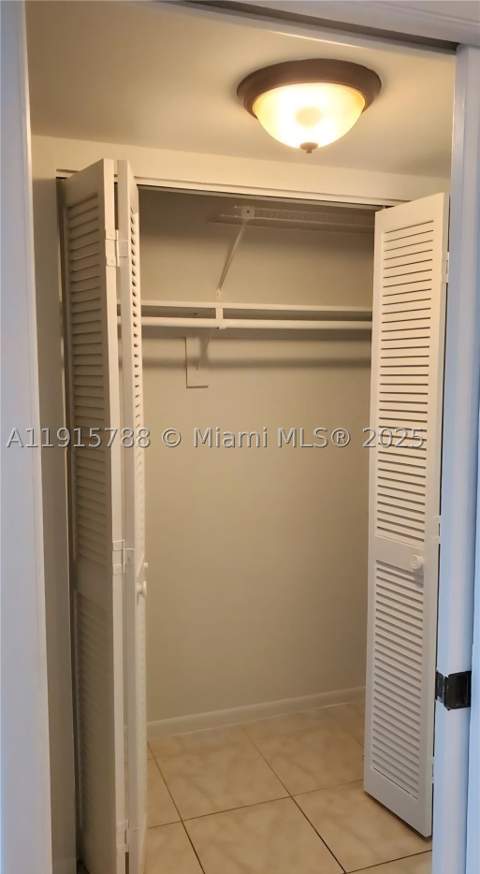 250 180th Dr 510, Sunny Isles Beach FL - photo 16 of 26