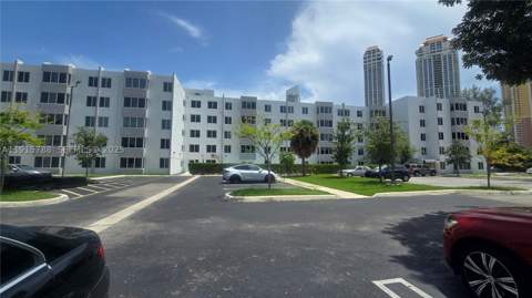 250 180th Dr 510, Sunny Isles Beach FL - photo 24 of 26
