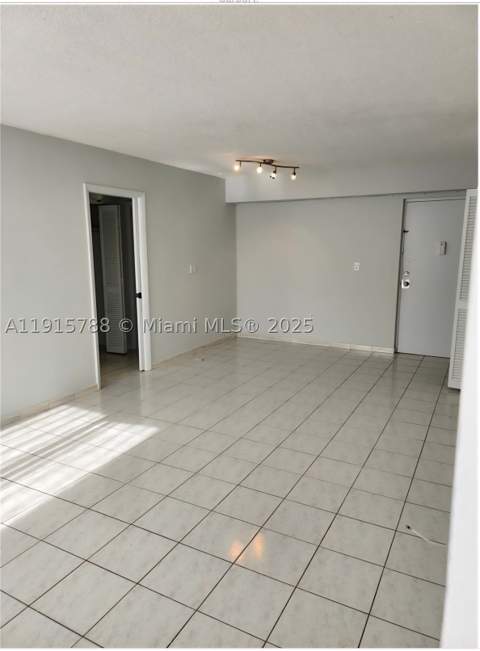 250 180th Dr 510, Sunny Isles Beach FL - photo 7 of 26