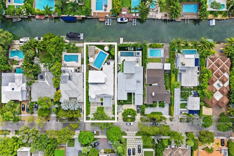 4 bedroom SingleFamilyResidence at 1792 Cleveland Rd, Biscayne Point, Miami Beach — photo 3