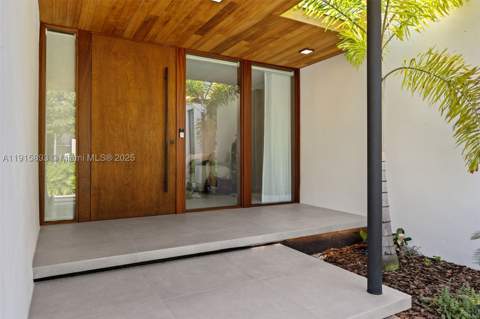 1792 Cleveland Rd, Miami Beach FL - photo 6 of 39