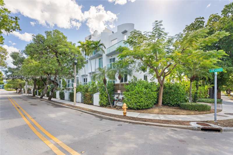 3 bedroom Townhouse at 1853 Jefferson Ave 6, Golf Course Sub Amd Pl, Miami Beach — photo 1